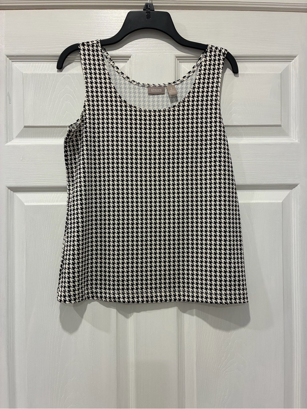Chico's Black & White Houndstooth Sleeveless Camisole